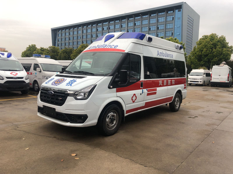 福特V348長(zhǎng)軸高頂客運(yùn)（福星頂）救護(hù)車