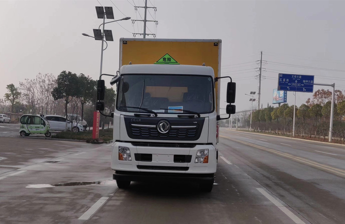 東風(fēng)天錦10噸爆破器材運(yùn)輸車(chē)