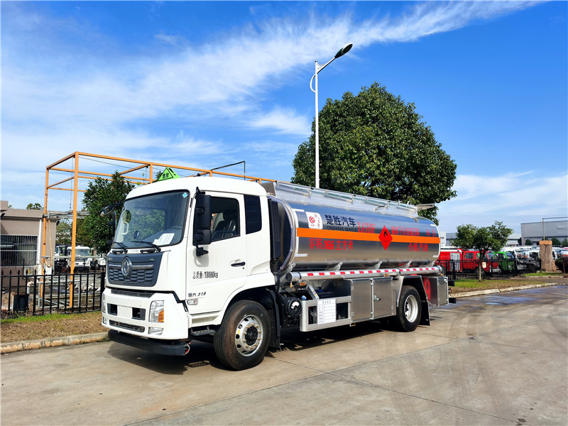 東風(fēng)天錦單橋鋁合金油罐車